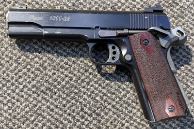 USED SIG SAUER 1911 .22LR 10RND B/R 127MM 2MAG CASED SN: T146170