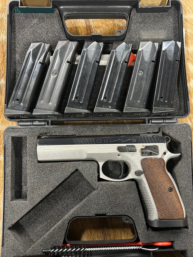 CZ 75 Target Sport 9mm Handgun in great condition.
