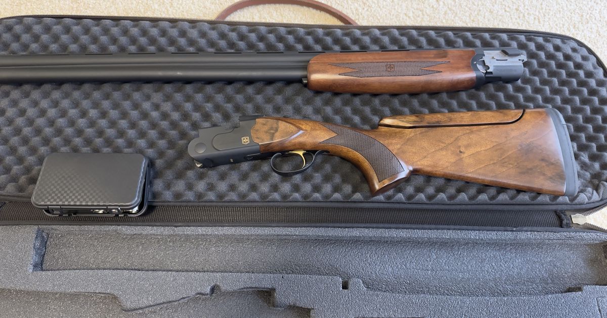 ATA 686BA BLACK SPORTING SHOTGUN (12 GAUGE)