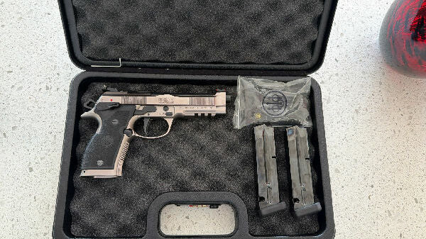 Used in brand new condition Beretta 92x performance 9mm handgun (semi-auto) for sale (only shot up to 600 times max). Maintained regularly after every shooting 