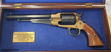 Pietta Remington 1858 army cap and ball revolver. 44 cal, 6 shot, 203mm (8 inch) hexagonal barrel with excellent bore, crisp rifling. Deep blued finish to barre