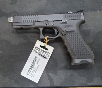 USED GLOCK 17 9MM - CASED 2 MAGS - S/N BGSP809