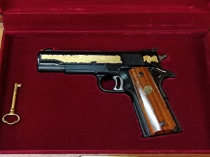 COLT
1911 1930-1980 DEA SPECIAL EDITION
NUMBER 28 OF 910
45ACP 7 SHOT
ADJUSTABLE SIGHTS
GOLD INLAY
ENGRAVED
ORIGINAL CASE
#70NB85130
UNFIRED $3490