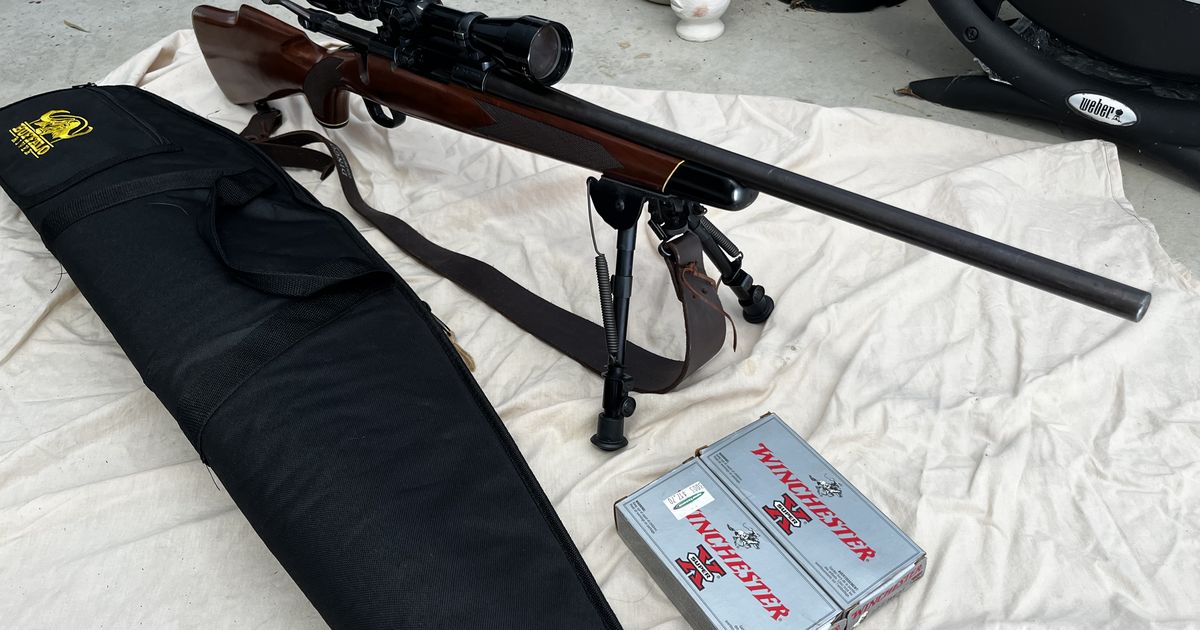Winchester Model 70 XTR with extras