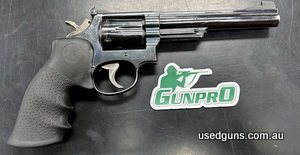 Smith & Wesson 19-2 Combat 357 Mag in good condition. Come with target sights and Houge grips. Good little gun
