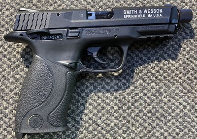 USED SMITH & WESSON M&P 22 .22LR 10RND  B/R 125MM CASED W/ 2MAG SN: MP142287