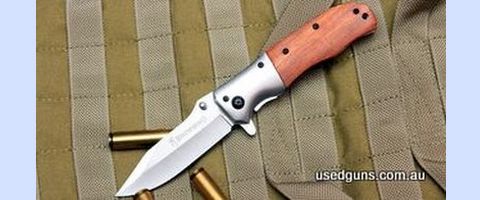Beautifully crafted stainless steel and timber Browning folding knife. Great for fishing, hunting & camping. 21 cm long open, 12cm closed. MUST be over 18 years