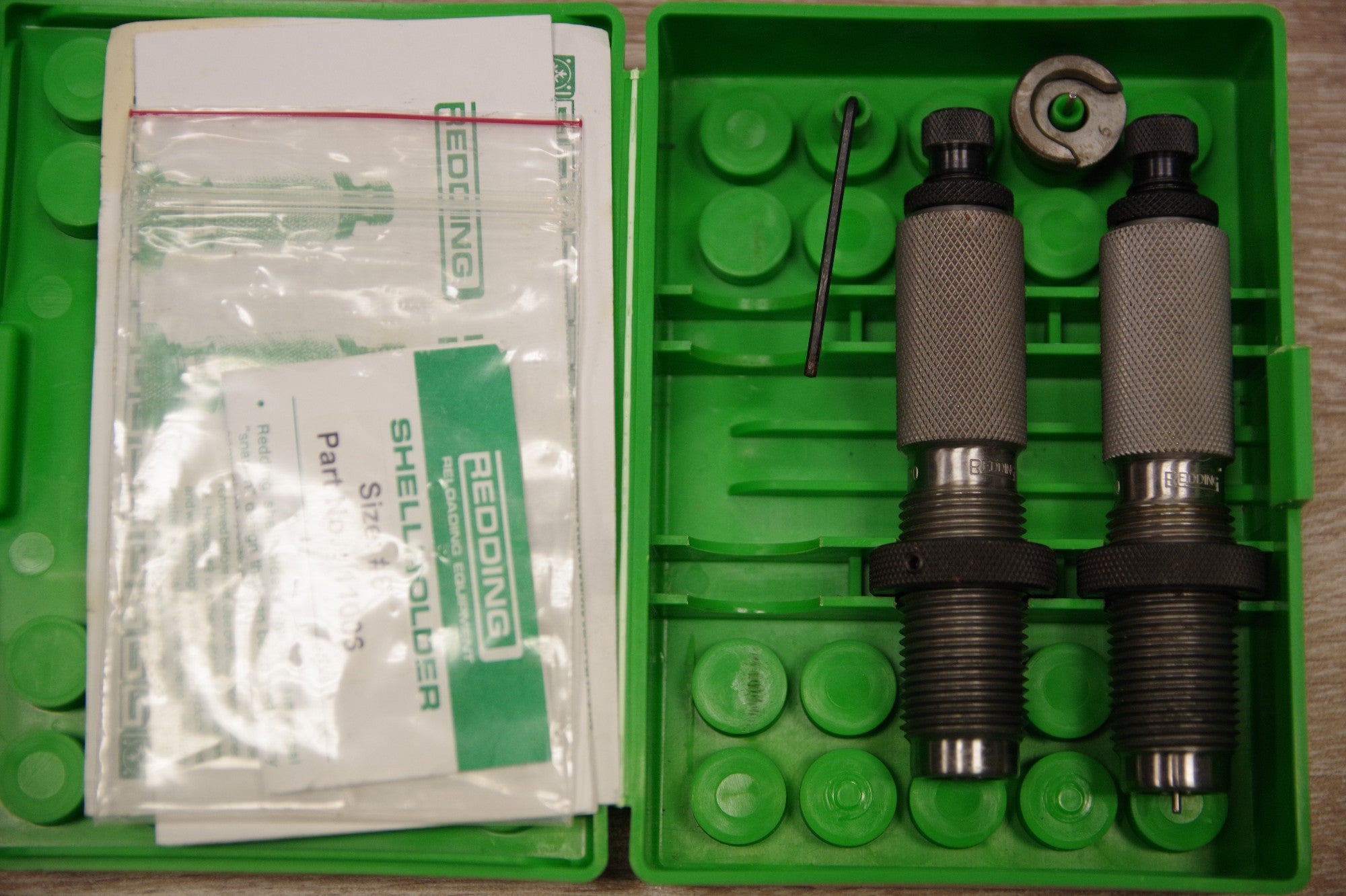 S/H REDDING FULL LENGTH 2 DIE SET 300 WEATHERBY MAGNUM