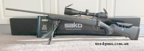 Left Hand Sako Finnlight 2 in 7mm Remington Magnum. Comes with Swarovski Z6i 2.5-15 x 56 P HD BT, Sako Optilok mounts, flip up scope covers and Harris bipod.