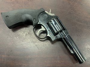 SMITH & WESSON
MODEL 10
38 SPECIAL
6 SHOT
4" BARREL
FIXED SIGHTS
CLASSIC BLUED FINISH
#2D90944

VGC+ $749