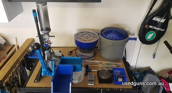 Full 9mm reloading setup ideal for first time reloader, including: Dillon Square Deal B with custom easy-change hopper (approx 2000 rounds though it), Dillon st