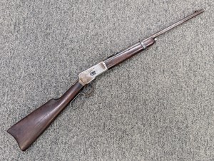 WINCHESTER
MODEL 92
25-20
6 SHOT
HALF MAGAZINE 
20 INCH BARREL 
VGC BORE
SADDLE RING
CLEAR MAKINGS
GRAY PATINA ON RECEIVER
LIGHT BROWN FINISH ON BARREL
SMOOTH CRISP ACTION
MANUFACTURED 1926
#941532

VGC $890