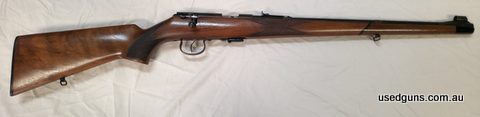 For sale this amazing condition Anschutz 1418 Stutzen in 22LR with a full length stock featuring a buffalo horn tip. Rifle has the original barrel dated 1962, s