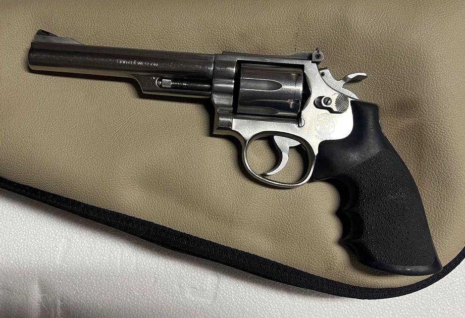 Smith & Wesson 66-2 with Hogue grips