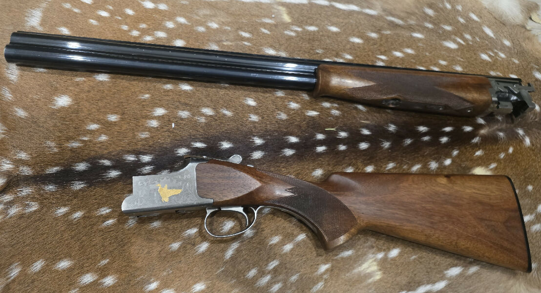 Miroku 7000 SP2 (same as mk70) excellent condition. Has gold duck engravings on the sides. Comes with multiple chokes from full, im, mod, ic and skeet. Has orig