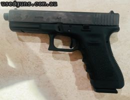 Glock 17 comes with approx 400+ rounds