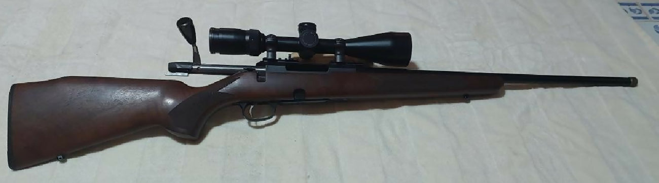 Tikka 590, 222. Threaded barrel , aftermarket bolt handle and bold shroud , 4 shot detachable magazine. Rifle in good condition with minor handling marks, getti
