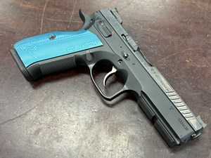CZ
SHADOW 2 OR
9MM
10 SHOT
122MM FACTORY BARREL
FACTORY BLUE ALLOY GRIPS
ADJUSTABLE REAR SIGHT
FIBER OPTIC FRONT SIGHT
OPTIC READY
#G324638

EXC+ $1390