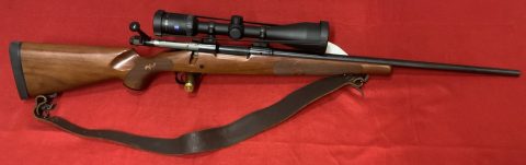 Hi here‚Äö√Ñ√∂‚àö√ë‚àö¬•s an excellent Winchester model 70 feather weight in 308 Winchester.the rifle is in excellent condition bluing is excellent condition th