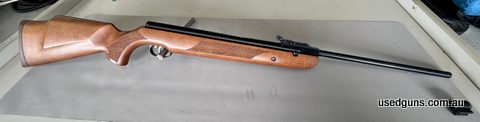 Rarely used Weihrauch HW95. Fixed front sight tunnel, precision match Rekord trigger. Hardwood stock with ‚Äö√Ñ√∫walnut look‚Äö√Ñ√π finish, contoured forearm, f