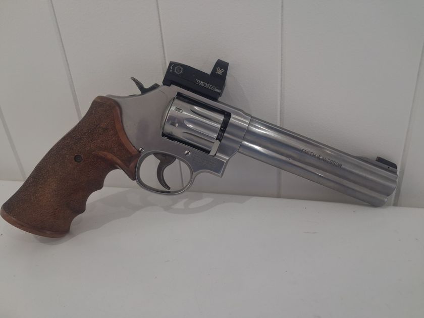Smith & Wesson 617 10 shot Stainless Steel