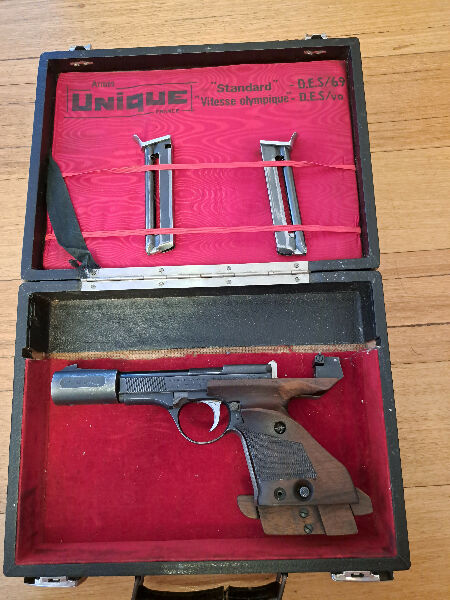 Unique DES69 target pistol. Very accurate .22 gun. Comes with two magazines and original case. Good condition.