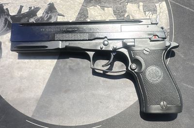 Used Beretta 87 .22lr x2 mags & case - SN: C50408U