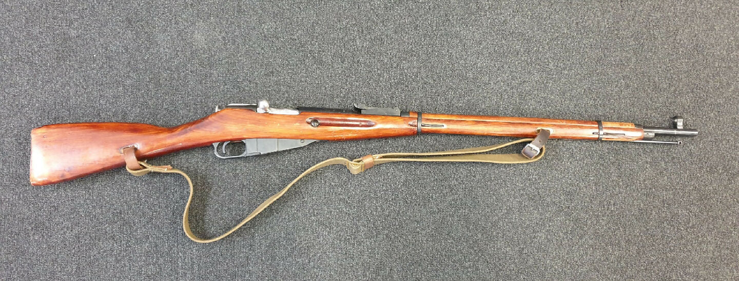 For sale is a used Mosin-Nagant M91/30 chambered in what appears to be 7.62x54. This example is in very good condition for its age. Markings indicate it was man