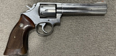 Smith & Wesson 686-2 357 Mag in good condition. Missing rear sight. Message 0434417305 for more photos.