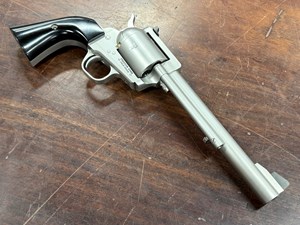 FREEDOM ARMS
MODEL 83
FIELD GRADE
475 LINEBAUGH 
5 SHOT
7.5 INCH BARREL
STAINLESS STEEL
BLACK MICARTA GRIPS
ADJUSTABLE REAR SIGHT
ORIGINAL BOX
ONE ONLY
#KF0493

UNFIRED $2190
