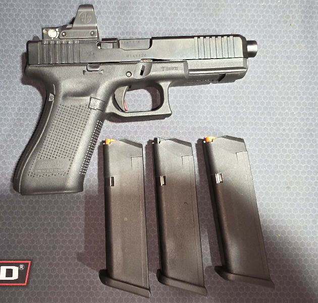 Glock 17 A ,Gen 5 MOS , 3x10 shot mags, near new, approximately 400 rounds , ZEV trigger upgrade, leupold delta point red dot.