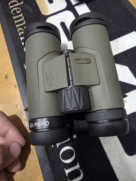 Meopta Meopro Czech 8x42HD Bino like new used once. Comes with original box. No emails just text or call!