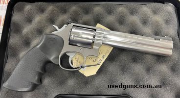 Smith and Wesson 686-3 6 shot Stainless steel Revolver in 357 Magnum.. In good condition. Rubber grip. Well looked after.