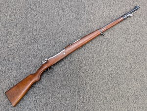 MAUSER
MODEL 1909 ARGENTINE
7.65X53
5 SHOT
MINT BORE
MATCHING NUMBERS
ORIGINAL CLEANING ROD
CLEAR MARKINGS ON RECEIVER & STOCK
#F0542

EXC+ $1990