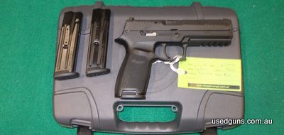 With case and two extra mags