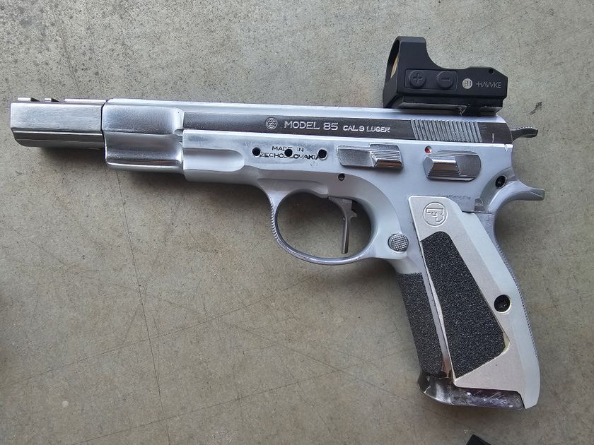 Cz85 with red dot