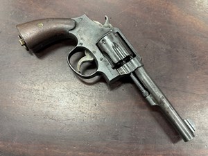 SMITH & WESSON
VICTORY
38 S&W
6 SHOT
EXCELLENT BORE
5 INCH BARREL
MATTE BLUED FINISH
ORIGINAL TIMBER GRIPS
WITH W CARVED IN LH GRIP PANEL
ORIGINAL LANYARD RING
GHD - U.S. MILITARY MARKINGS
WWII U.S. MILITARY HANDGUN
MANUFACTURED 1942 - 1945
PRE 46 COLLECTABLE HANDGUN
#V244863

VGC+ $