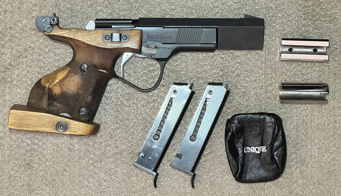 Unique DES 32 cal little wear with 2 mags