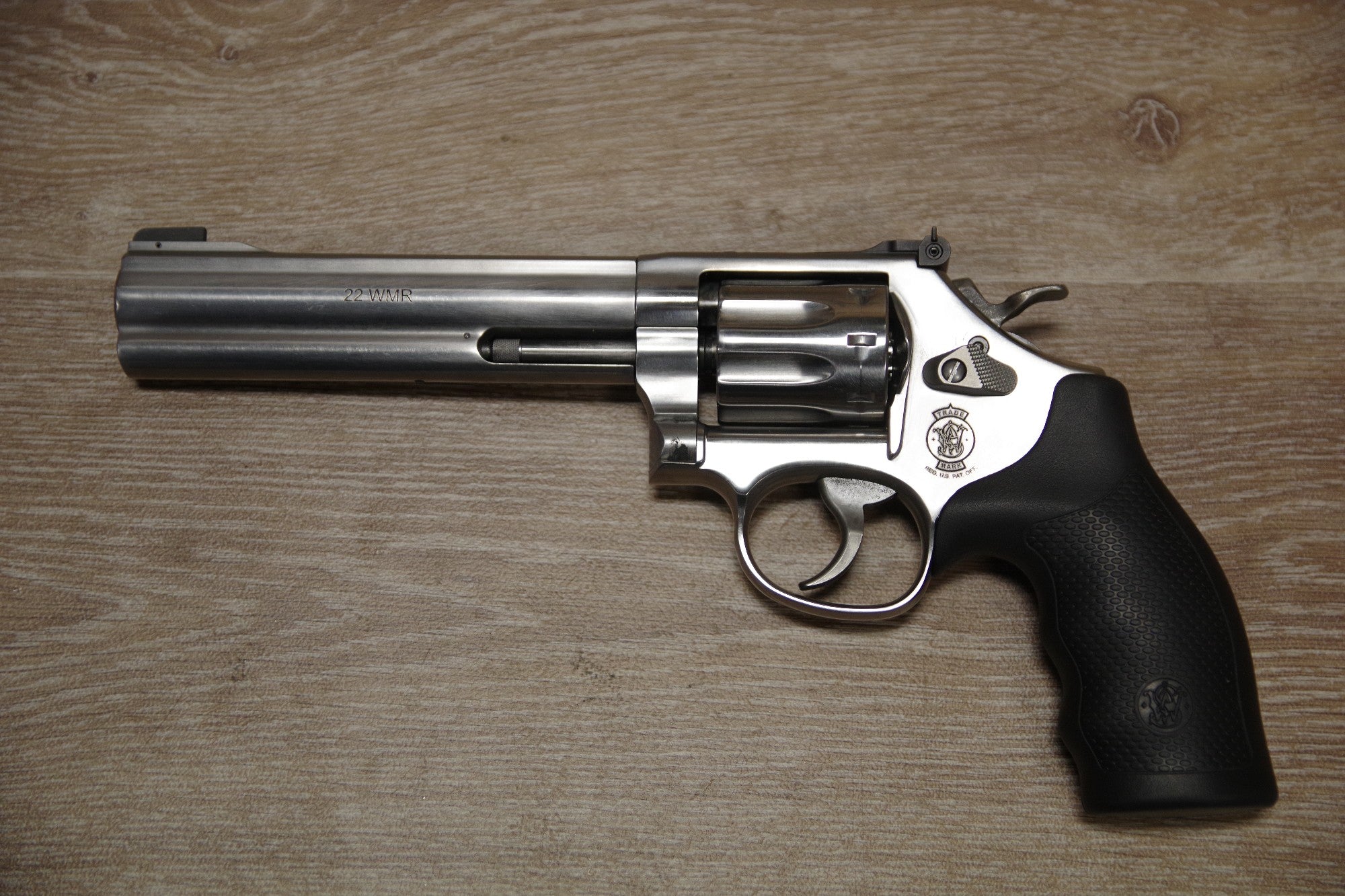 S/H SMITH & WESSON 648-2 REVOLVER PISTOL 22WMR (FV995)
