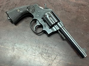 COLT
NEW SERVICE
455 ELEY
6 SHOT
VGC BORE
ORIGINAL LANYARD RING
ORIGINAL CHECKERED GRIPS
INCLUDES PERIOD WWII MILITARY CANVAS HOLSTER
HARTFORD ADDRESS ON TOP OF BARREL
MANUFACTURED 1915
#76731

VGC+ $1249