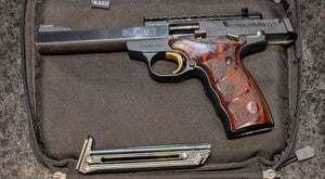 Includes X 6 Browning magazines and 511 pistol carry case.