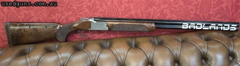 Miroku Mk38 Trap Grade 3, a superior quality shotgun renowned for its Quality and durability. Crafted with a high-grade 3 walnut stock and intricate engraving, 