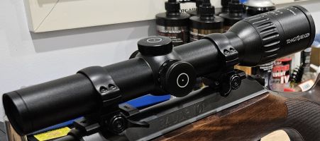 Schmidt & Bender Exos 1-8x24 illuminated. New only been mounted, has not been used. Cqb2 reticle comes with lens cover & manual booklet (no box) price includes 