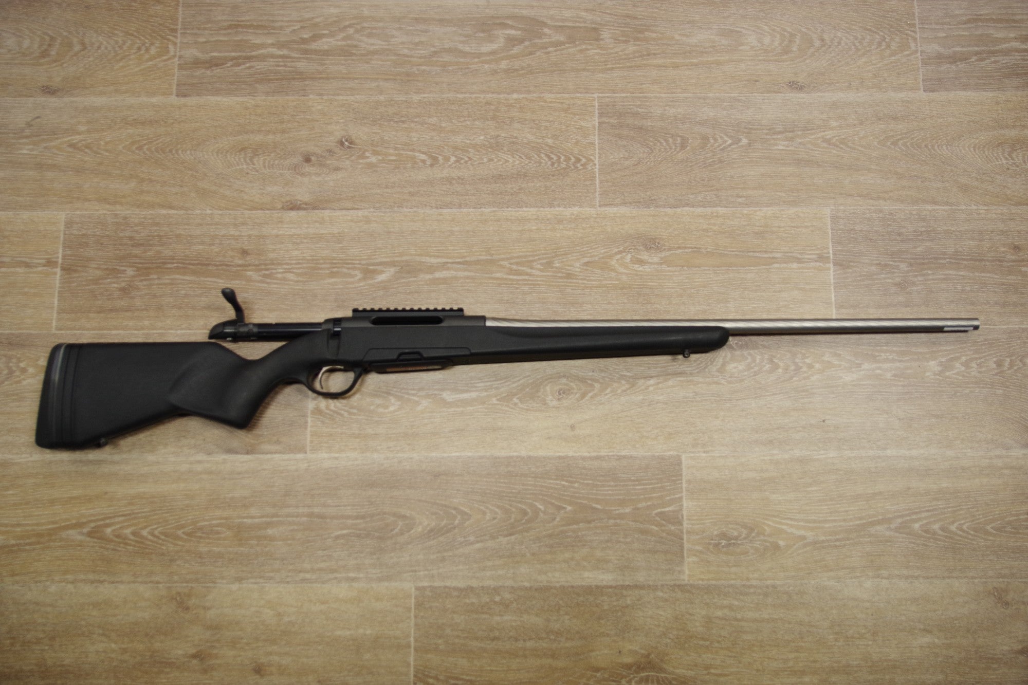 S/H STEYR PRO HUNTER BOLT ACTION RIFLE 300 WIN MAG (FY249)