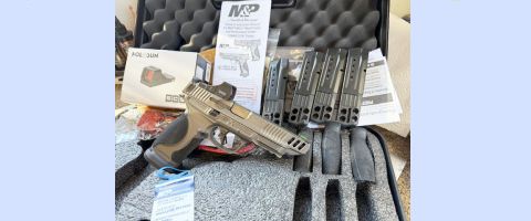 In as new condition only fired around 150 rounds, would suit new buyer. Comes with 4 magazines, original case and accessories as well as a Holosun solar chargin