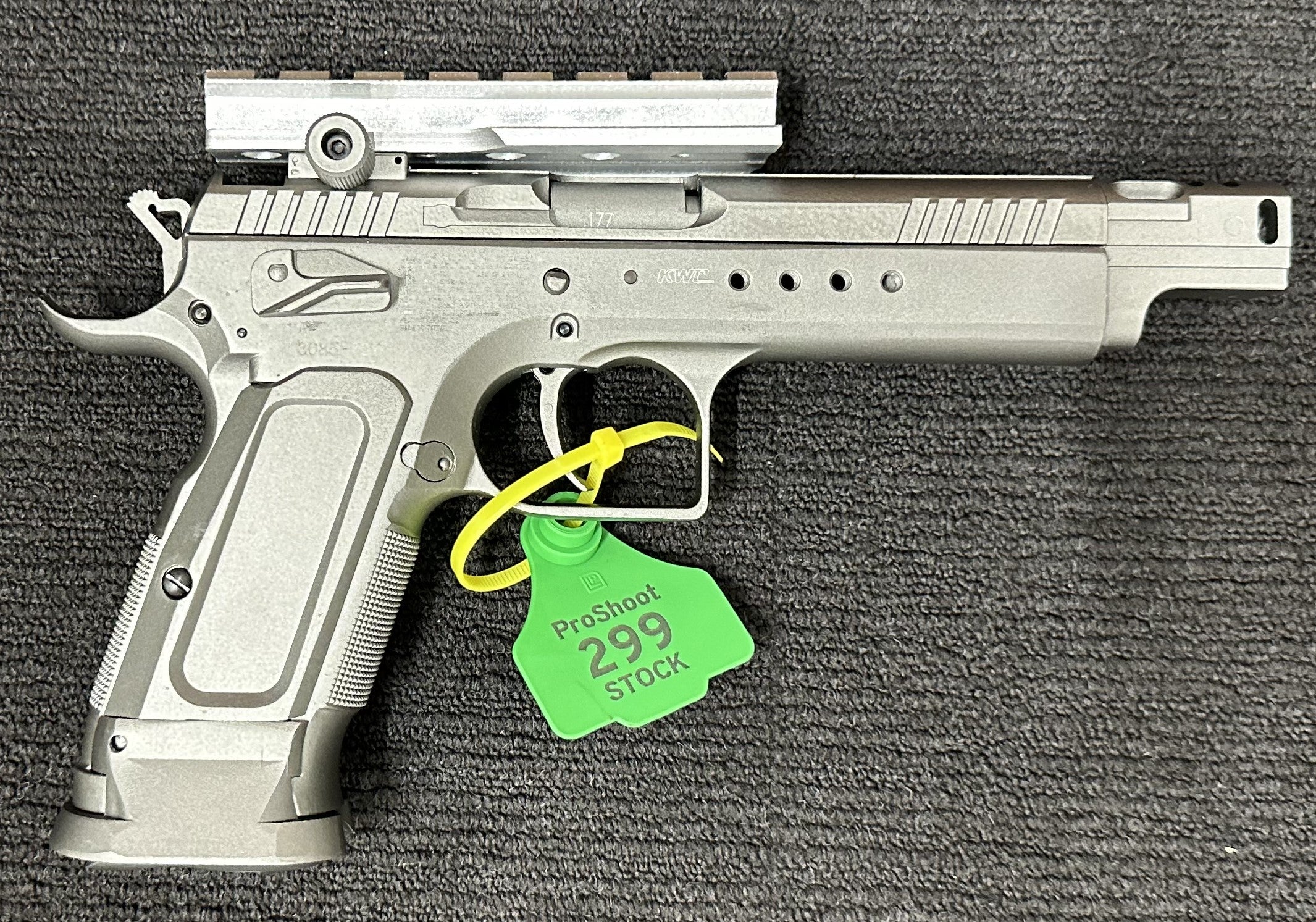 #299 Cat H Co2 300fps BB Gun, Apparently this might not have been shot. I list all my guns as Fair unless they are new, it is up to you to judge what condition 