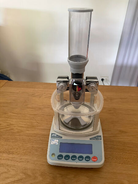A&D FX300 scales with Auto Trickler