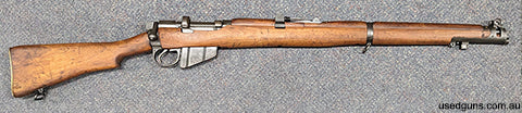 A Lithgow SMLE No.1 Mk III* from 1941 in very good condition. The serial numbers match. The metalwork and wood work are in very good conditions for its age. Bor