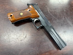 SMITH & WESSON
MODEL 422
22LR
10 SHOT
6 INCH BARREL
ADJUSTABLE REAR SIGHT
CHECKERED TIMBER GRIPS
ORIGINAL BLUED FINISH
#TBH8025

VGC+ $395