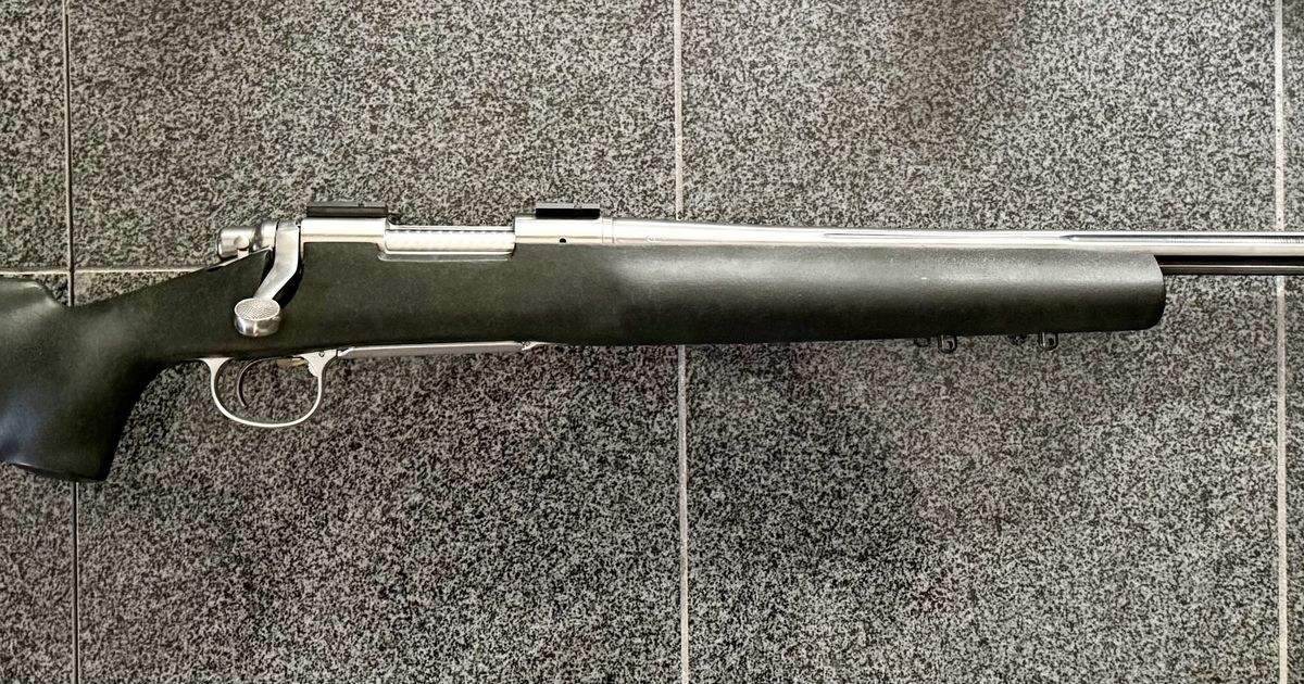 REMINGTON 700 / .223 FLUTED / STAINLESS / SYNTHETIC + GEAR